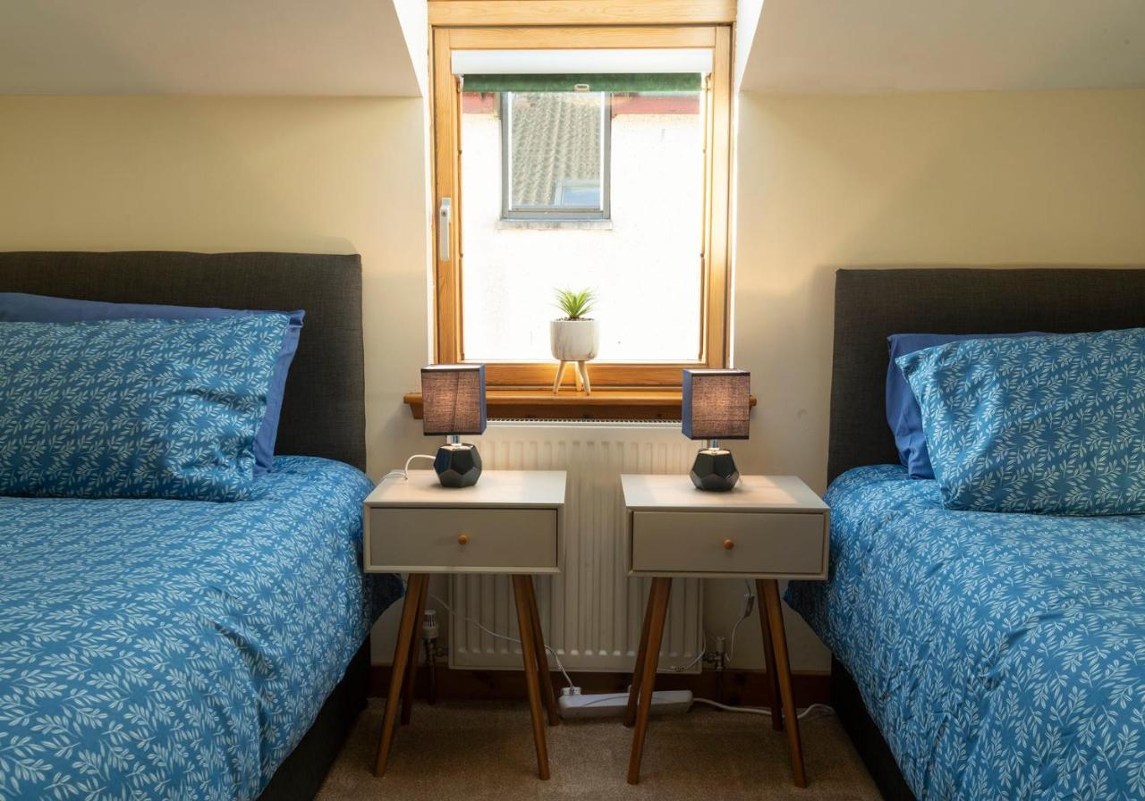 Stylish 2 Bedroom - 2 Miles Inverness City Centre Exteriör bild